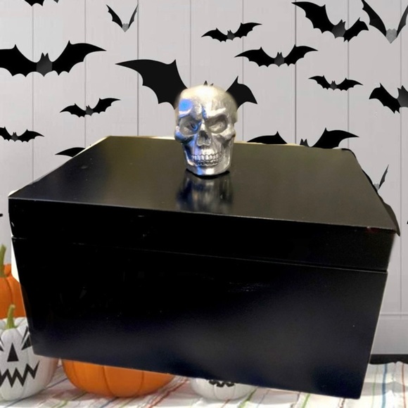 Antique Lotus Blossoms Bracelet - Picture 15 of 16